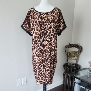 GIBSON LATIMER  LEOPARD SHORT SLEEVE BACK ZIP SHIFT DRESS